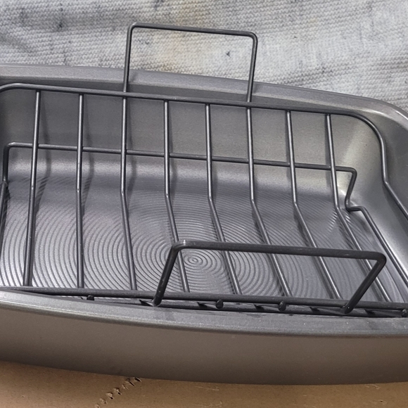 Circulon Roasting Pan 18 x 15 - Picture 2 of 4